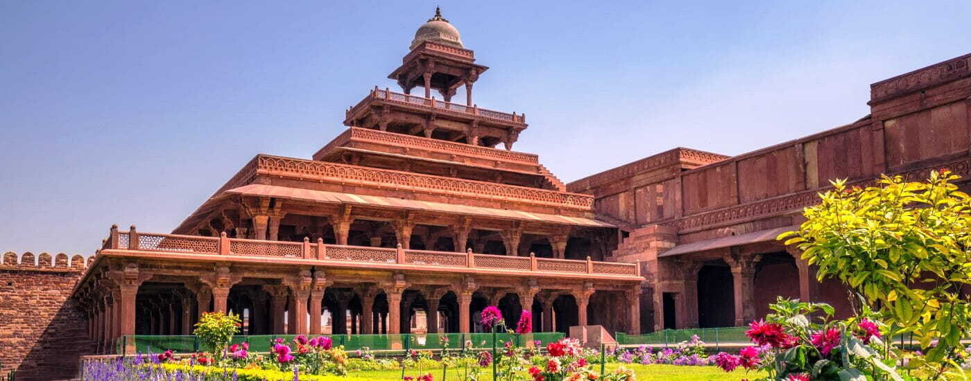 File:Architecture and Foliage in Palace - Fatehpur Sikri - Uttar Pradesh -  India (12635550974).jpg - Wikimedia Commons